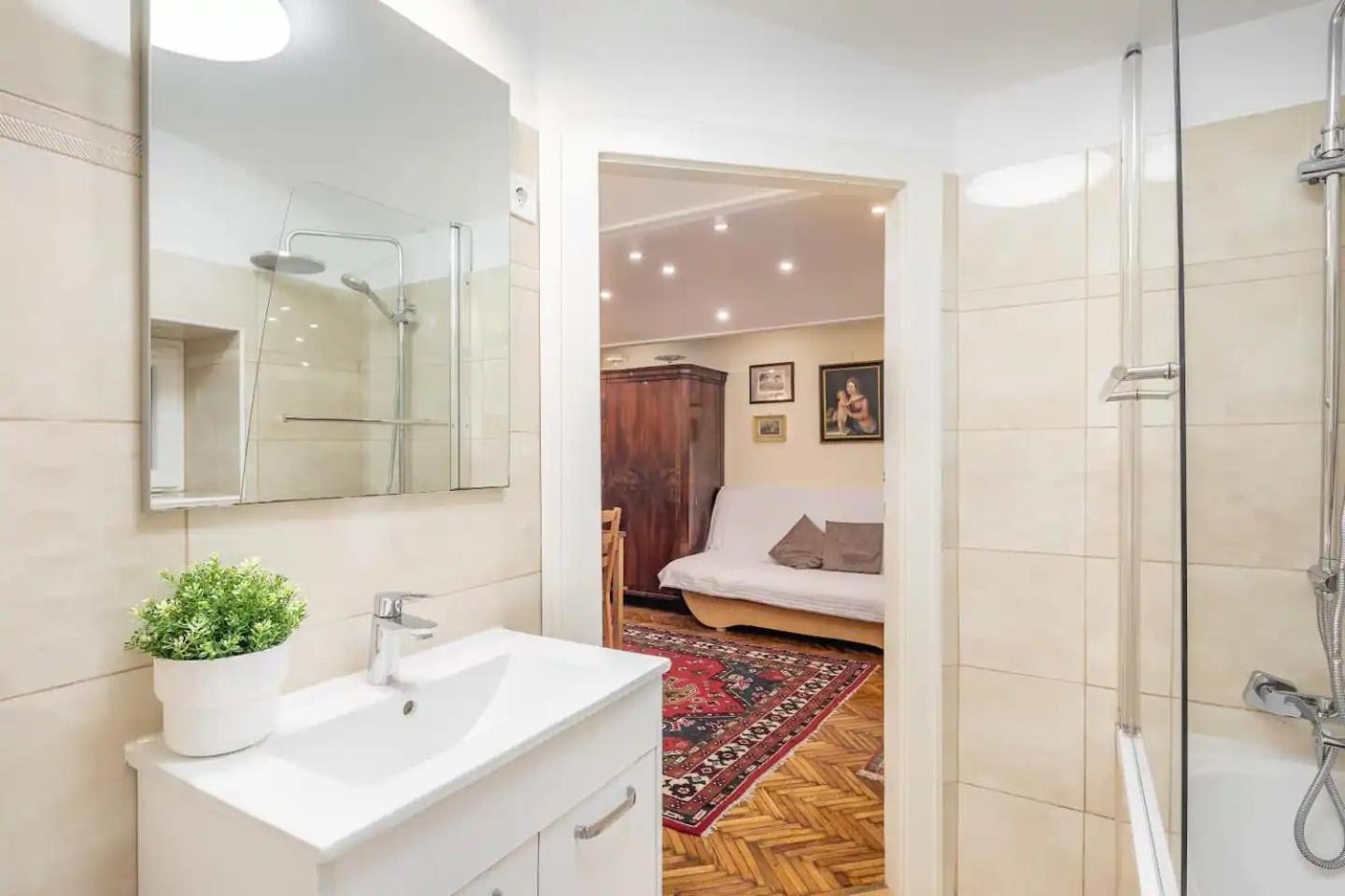 Vamhaz Boulevard Apartment