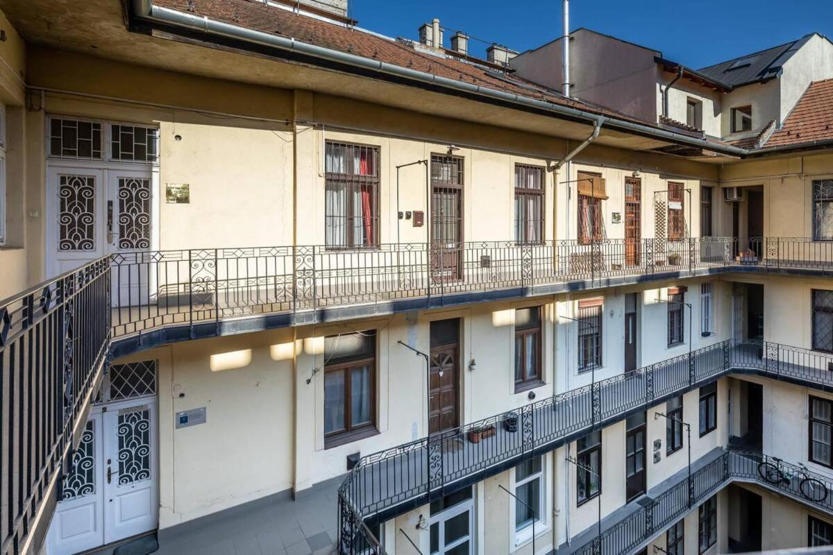 Vamhaz Boulevard Apartament *