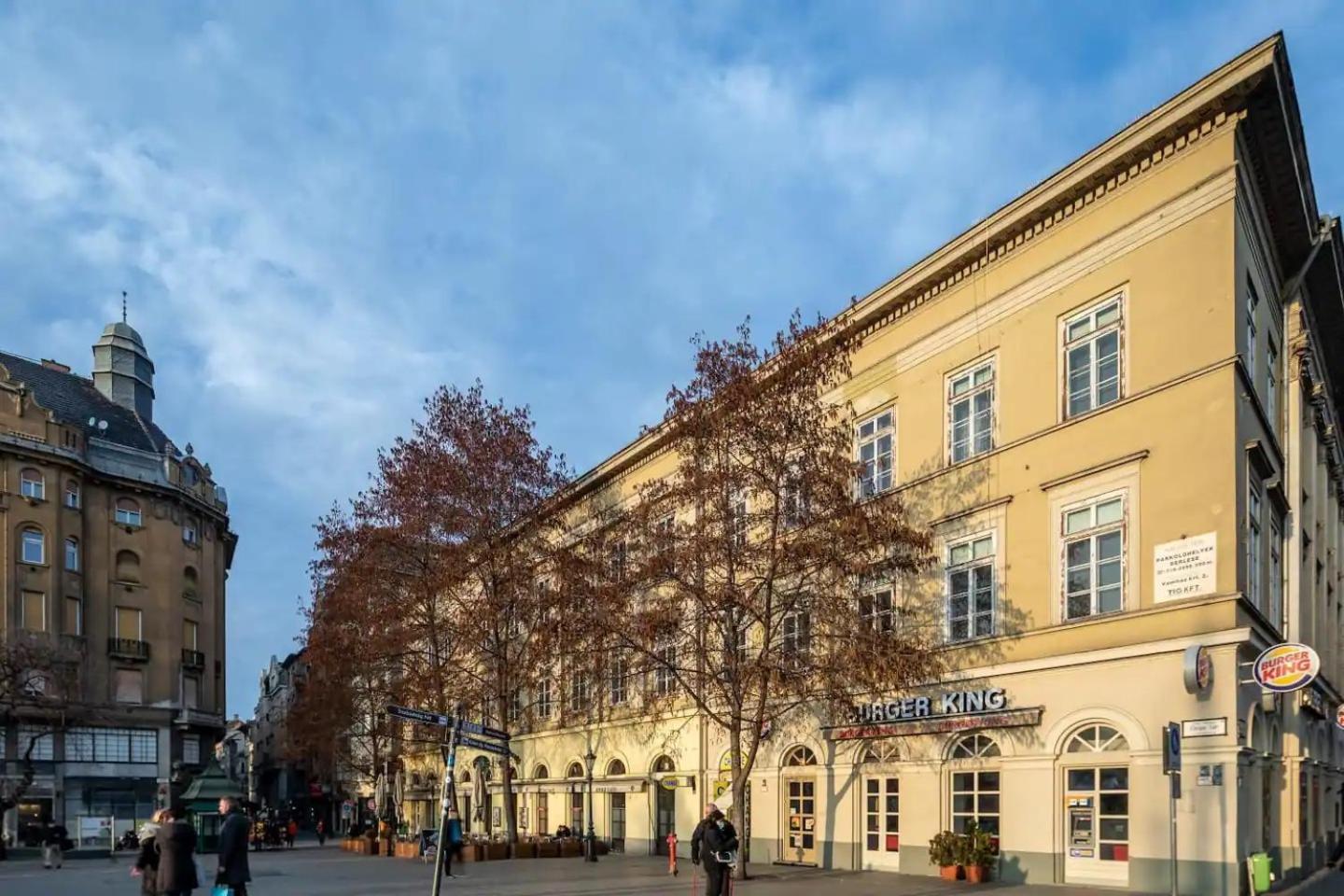 Vamhaz Boulevard * Budapesta